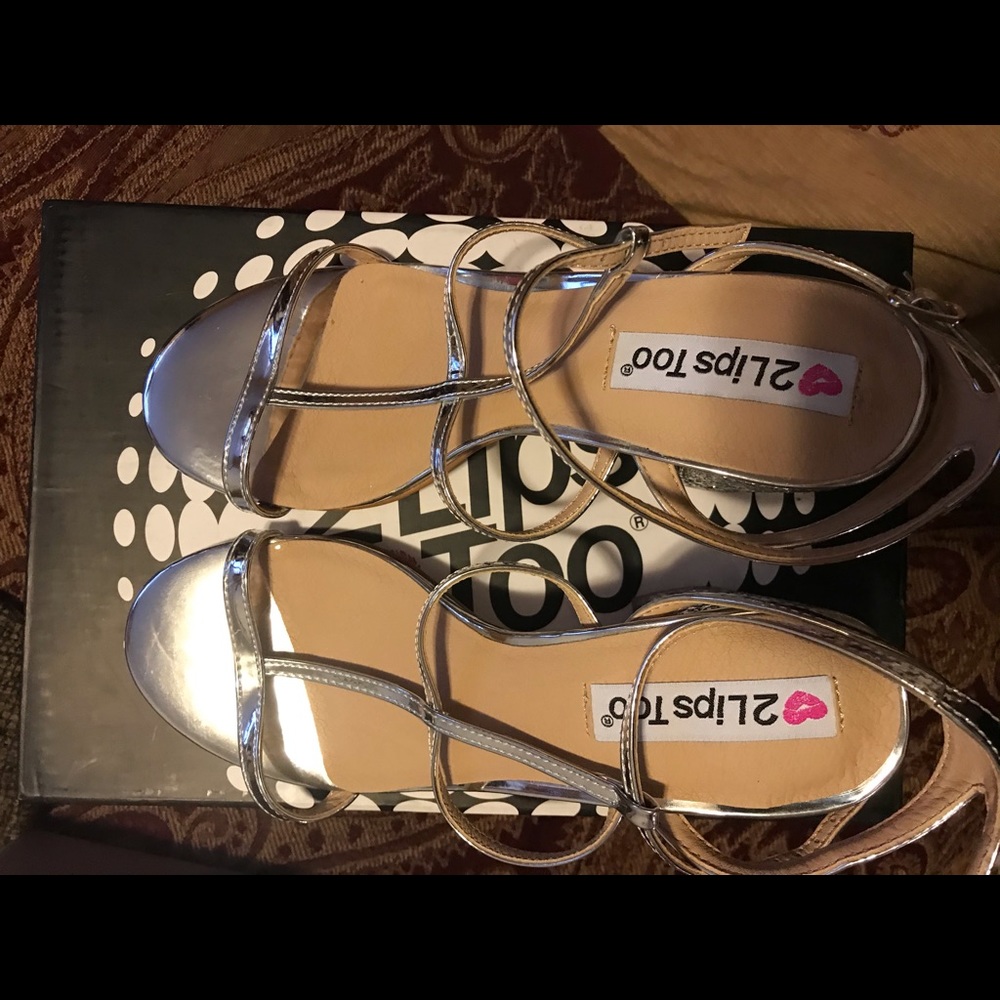 2 Lips Too Heels